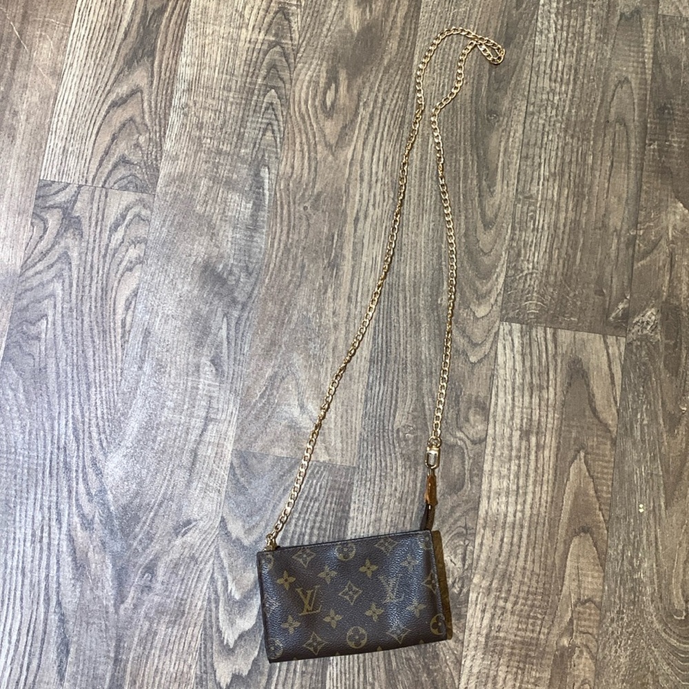 ✅AUTHENTIC✅LOUIS VUITTON POUCH